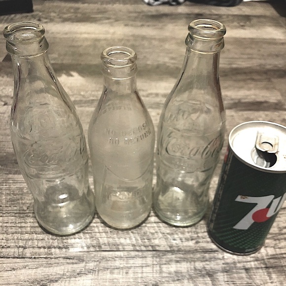 Vintage Cola Bottles, Fanta Bottle and 7up can - Picture 1 of 5